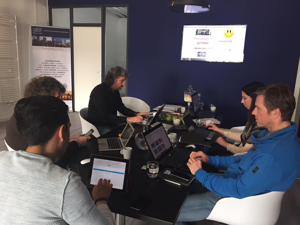 Vrijdag 28/10 10:00-12:00 ow.ly/AyWL305sGmj LinkedIntraining #rotterdam Vragen? 010-8208780 Komt u ook? ow.ly/OY9y305sGxc