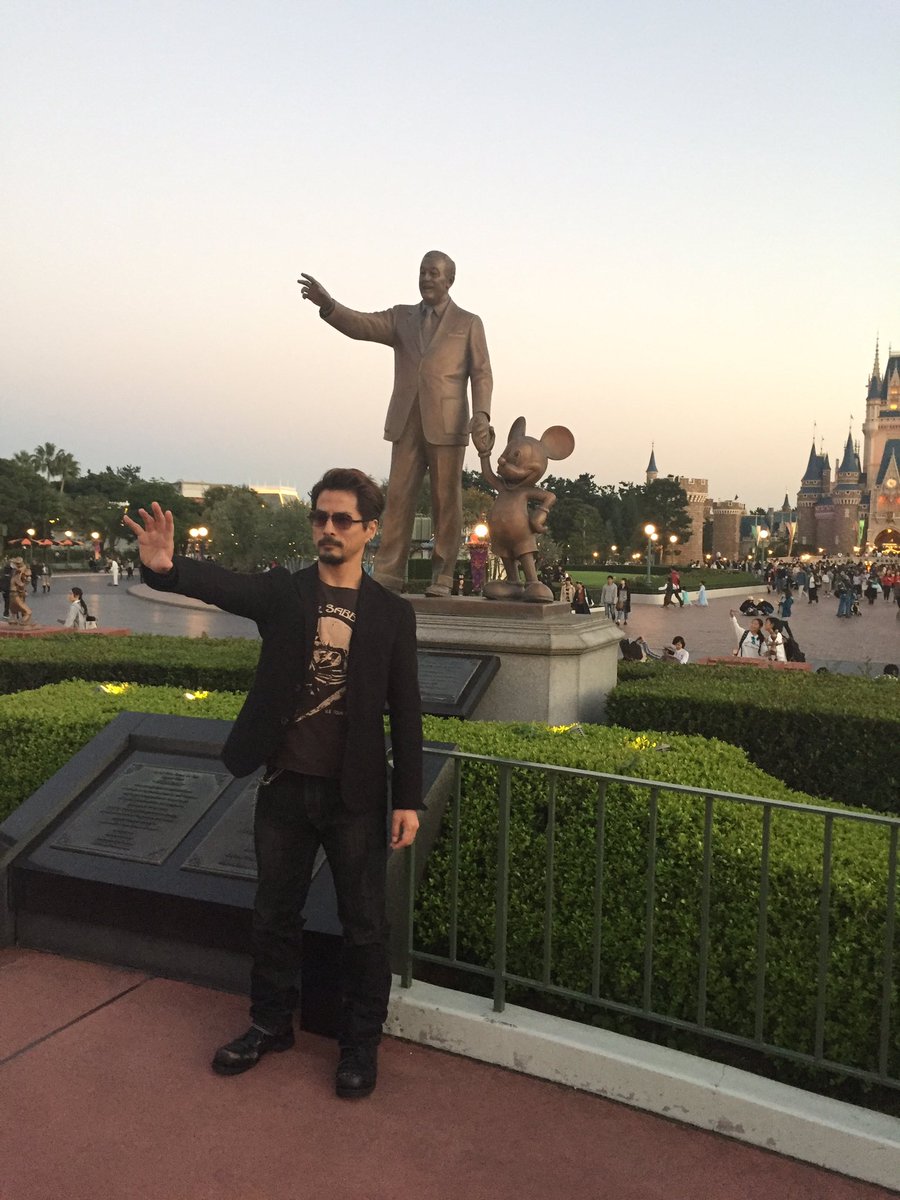 Nawoqi ウォルトディズニー像