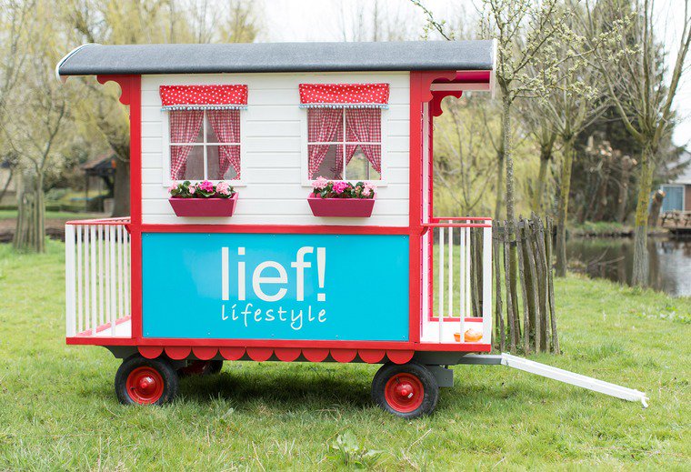 .@Lief_lifestyle opent volgende maand een #multibrand #winkel. Wij zijn benieuwd naar het nieuwe #winkel #concept!