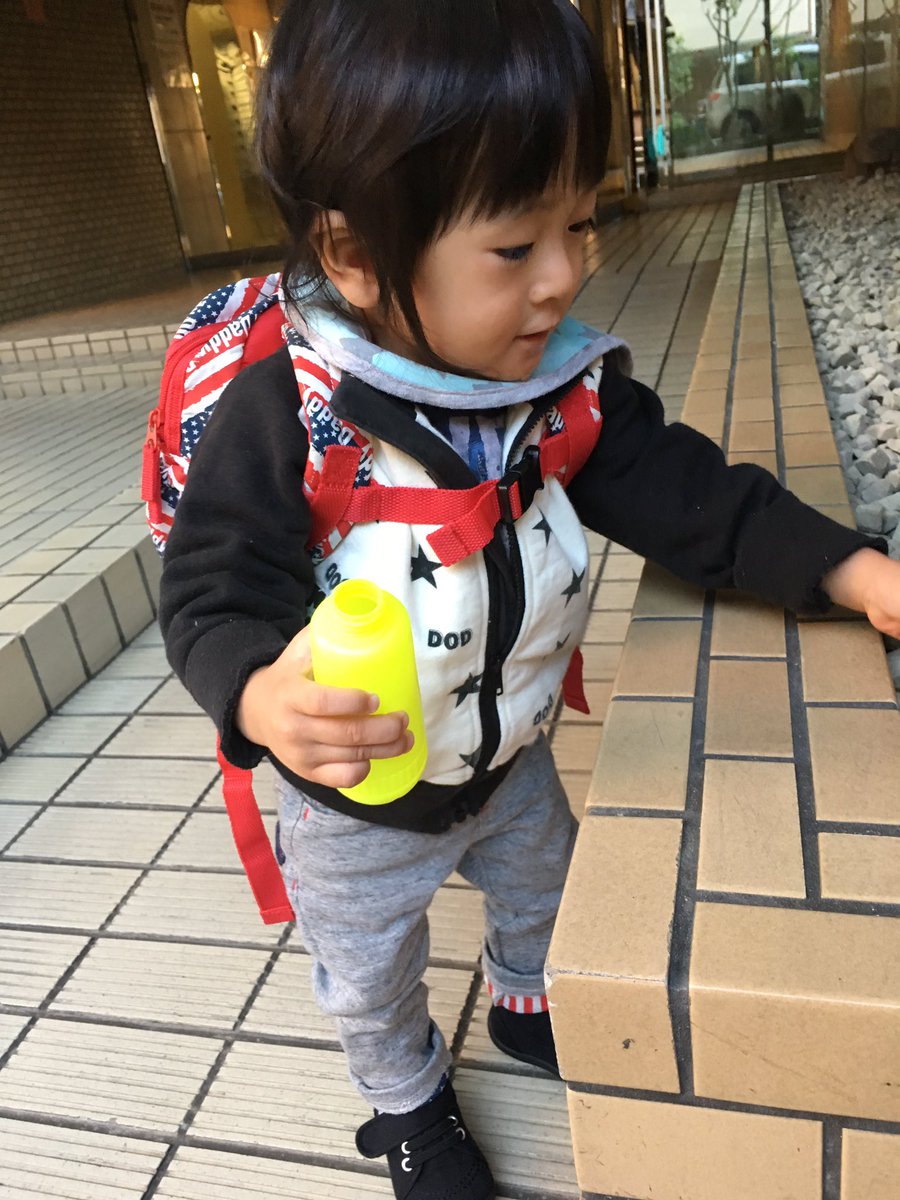 koro729's tweet photo. 今日のコーデ⸜( ˆ࿀ˆ )⸝
外出たら寒かったから咄嗟に上着着せたw
#Taichicode
#ダディオダディ
#バースデイ https://t.co/g8YoB2MTCg