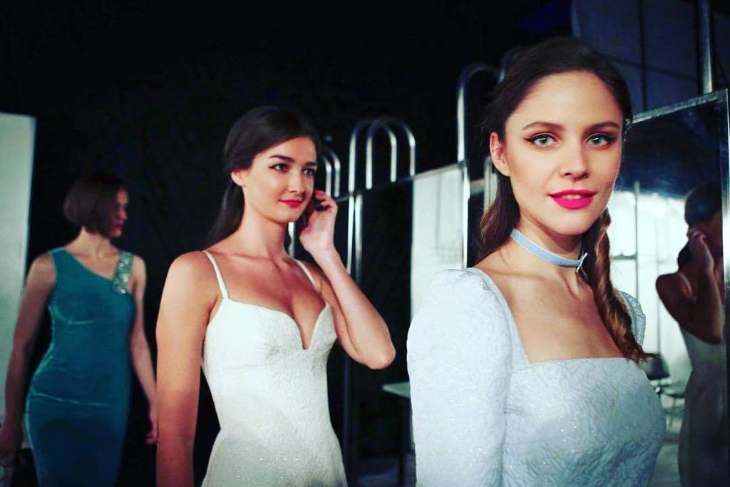 quadrobyte's tweet image. #russiangirls #moscowfashionweek #fashion #backstage ift.tt/2dB7ZTQ