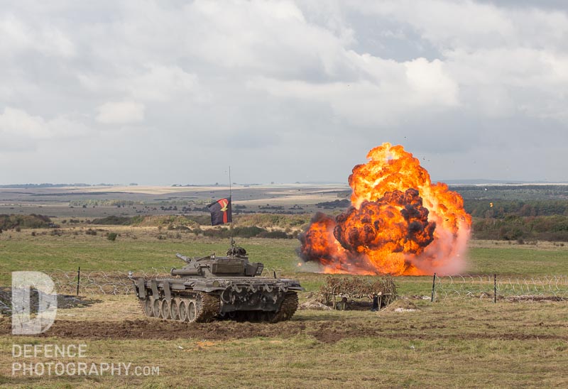 WoodenModel's tweet photo. RT @DefencePhoto: Well done to the @TankMuseum for loaning their T72 #MBT to @3rdUKDivision for #LCPV #Tank100 https://t.co/WKBjyYb6sR
