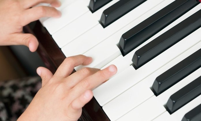 Omdat we nooit te oud zijn om te leren! Cursussen en benodigdheden: #vouchers binnenkort te downloaden! facebook.com/50Pluskorting/…