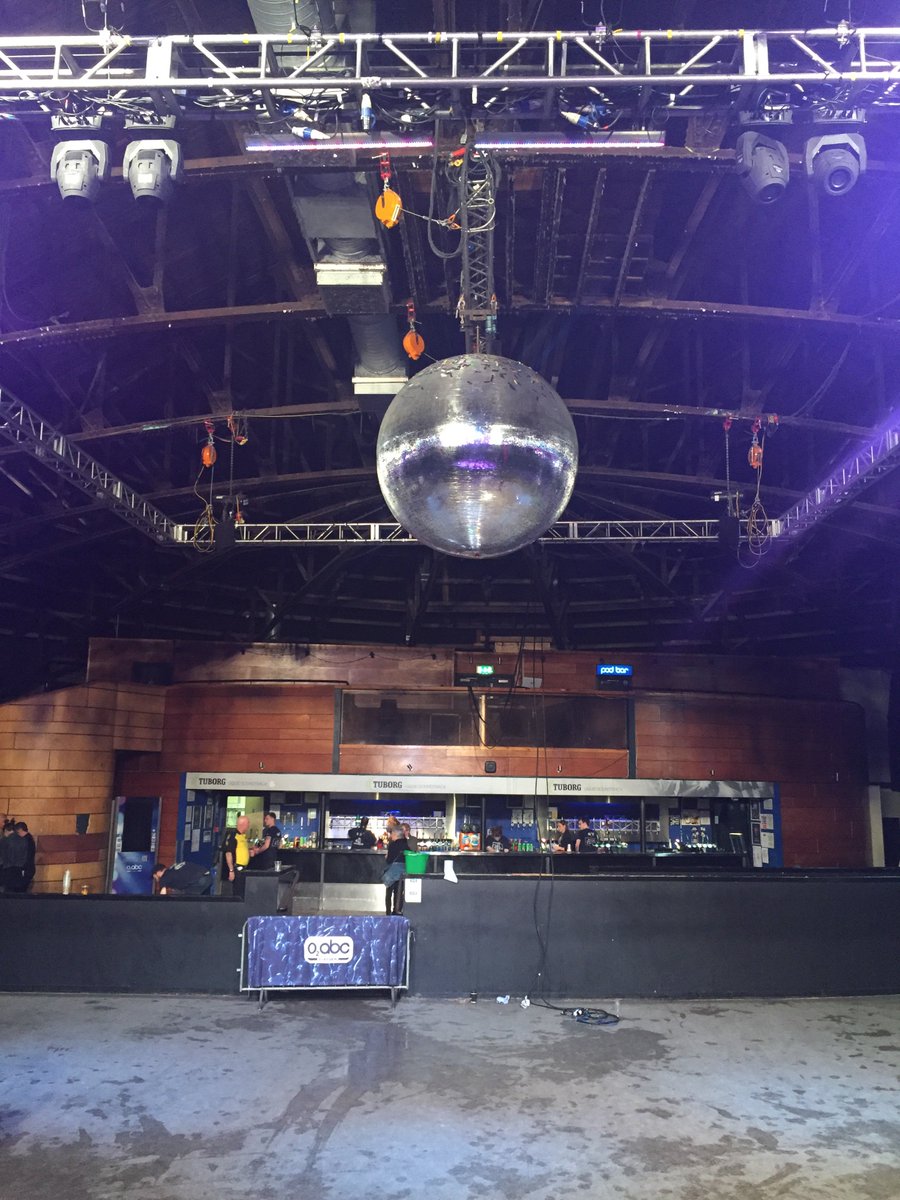 dannyfarrant's tweet photo. The end of a great show and the familiar iconic giant mirror ball of the @O2ABC .. #buzzcocks40 https://t.co/Flfm0oQJio