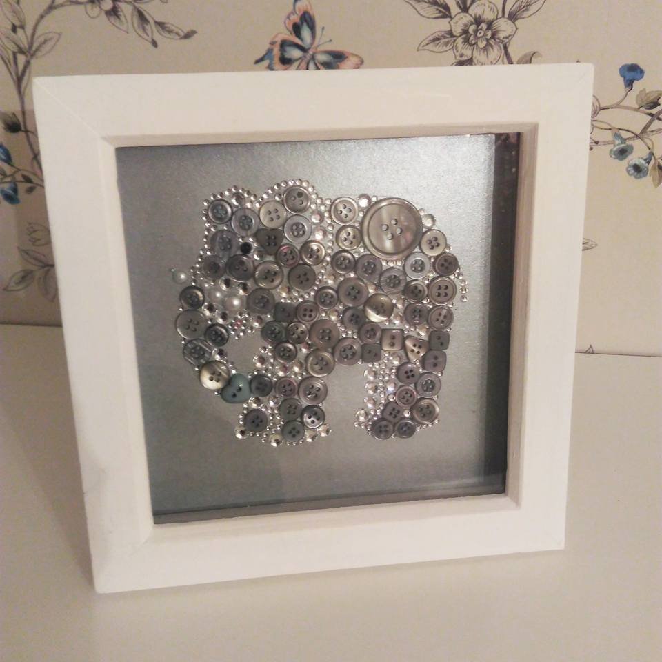 clairescraftbo1's tweet image. Who doesn&apos;t love elephants!!! #buttoncraft #onlinecraft #craftbuzz #britishcrafters #animalart