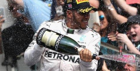 Lewis Hamilton cut his championship points deficit to Nico Rosberg as he cruised to a comfortable win at the #USGP.

bbc.in/2eIEnQz