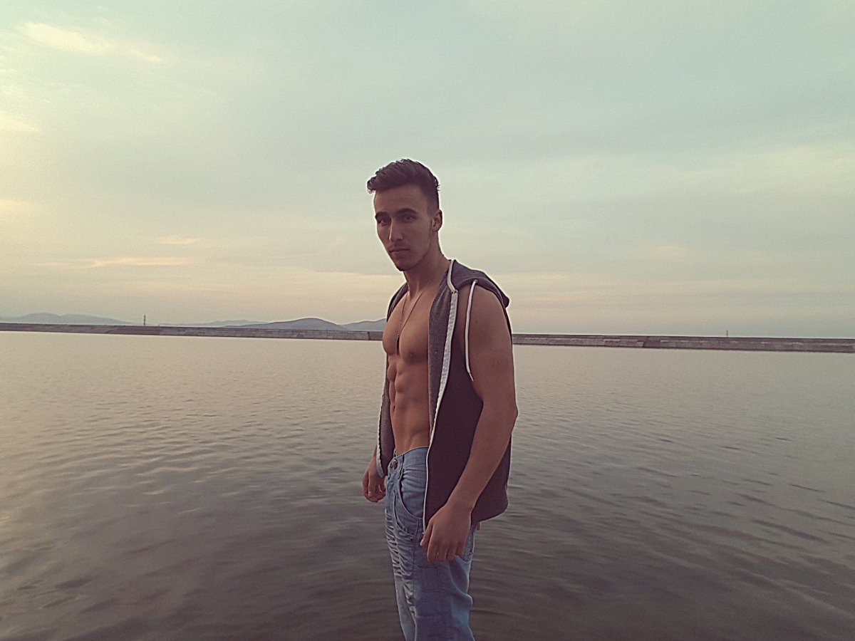 VilinKehayov's tweet photo. https://t.co/6lrzE9y2Cy
New Chest , Shoulders Video is up on my channel
Like & Share !!
#workout #chest #heavybench #benchpress #sport https://t.co/X5Jd3GrBrY