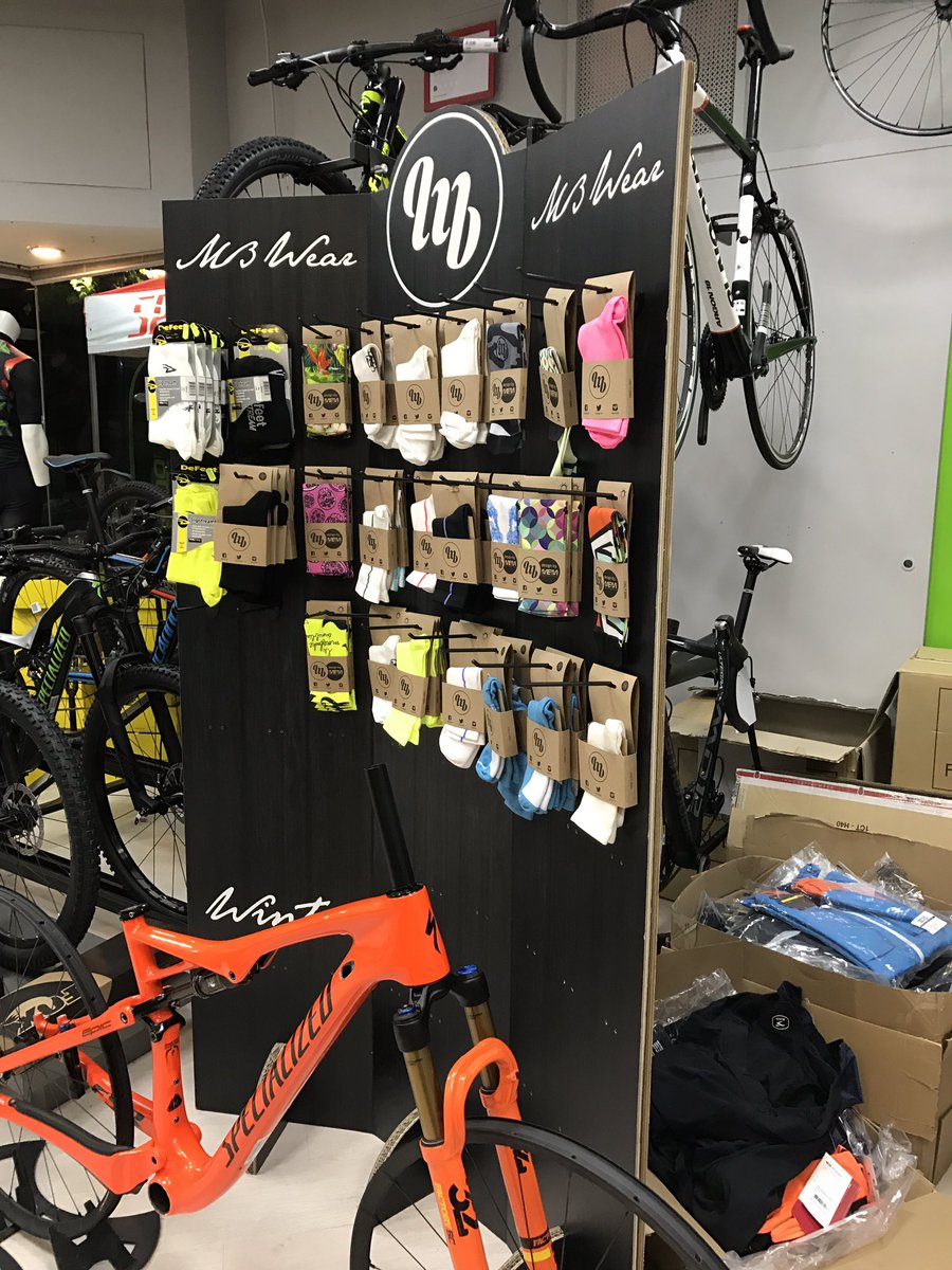 Entri in un negozio,ti giri e...😍😍😍