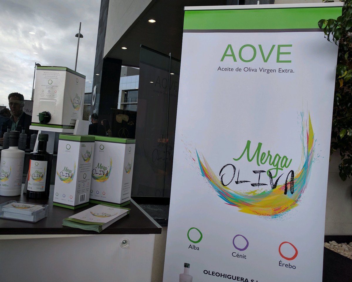 sdorigen's tweet photo. Degusta el #AOVE con la variedad que nos acerca @Mergaoliva_AOVE. Pásate e infórmate! #SinDenominacionDeOrigen #Jaen https://t.co/B4obb31Kko