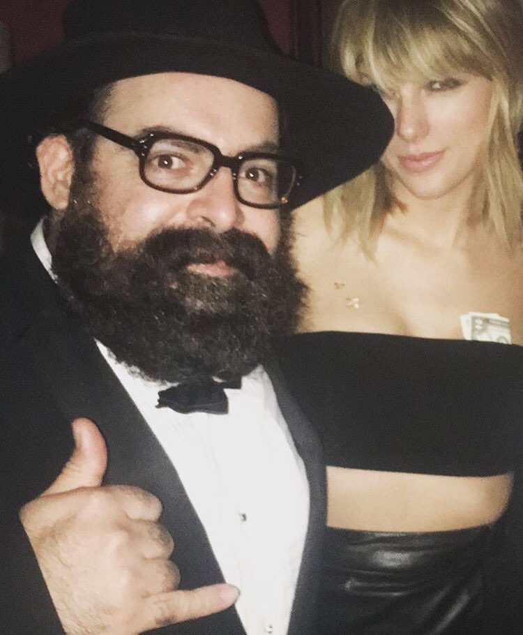 TSwiftNZ's tweet photo. Taylor at Drake's birthday party in LA tonight! 💸 https://t.co/gfDsarbRg9