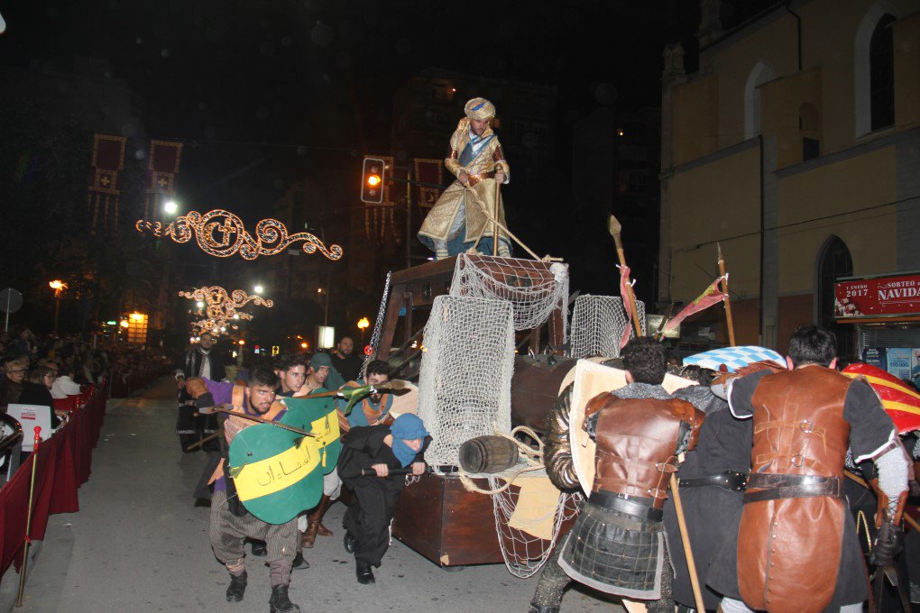 Galería fotográfica del desfile de Escuadras Especiales de <a href="/FeriaArtefiesta/">Artefiesta</a> 2016: elperiodicodevillena.com/noticia.asp?id… #villena