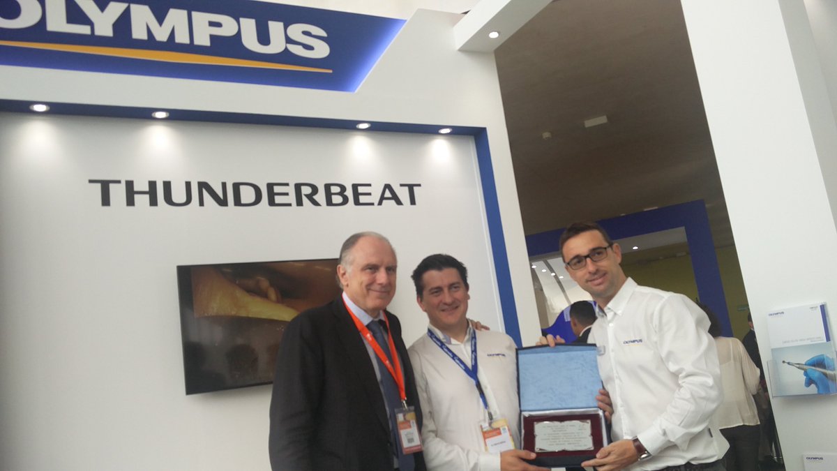 SEORLCCC's tweet photo. El presidente de la @SEORLCCC, Dr Miquel Quer,agradece a @getolympus su participación en #SEORL2016 https://t.co/Hayg5x7hnz