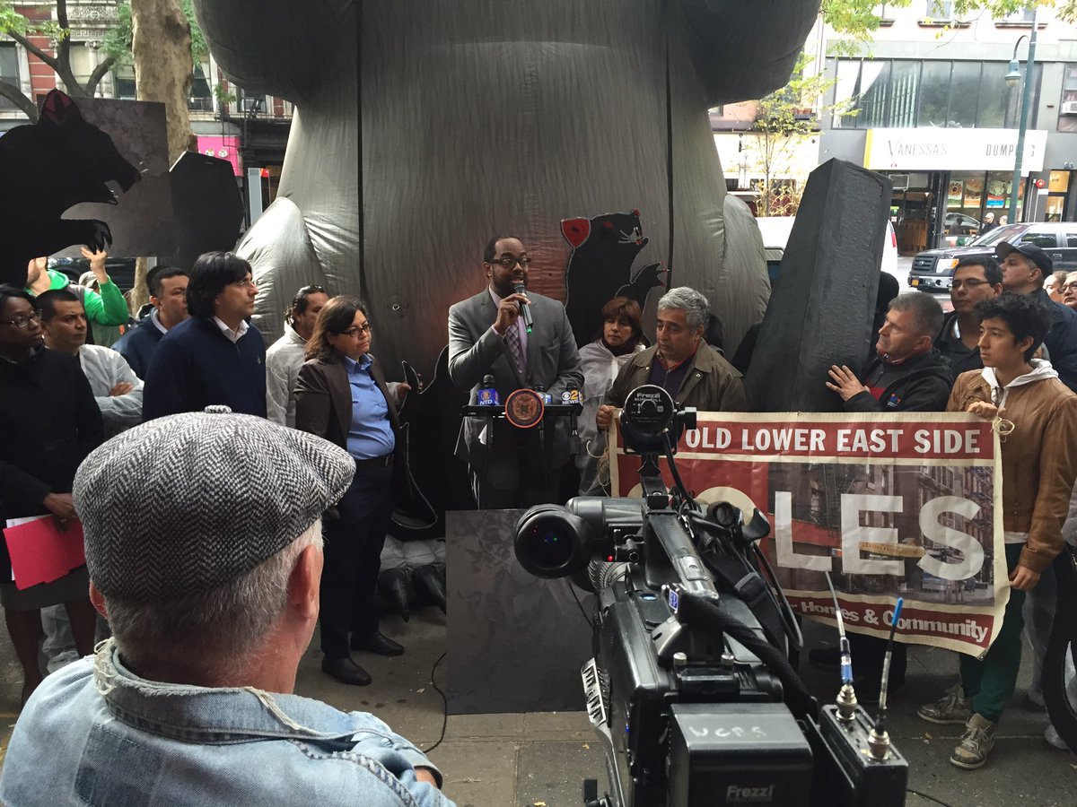 weact4ej's tweet image. "What do we want? Intro385B! When do we want it? NOW!" #AsthmaFreeHomes