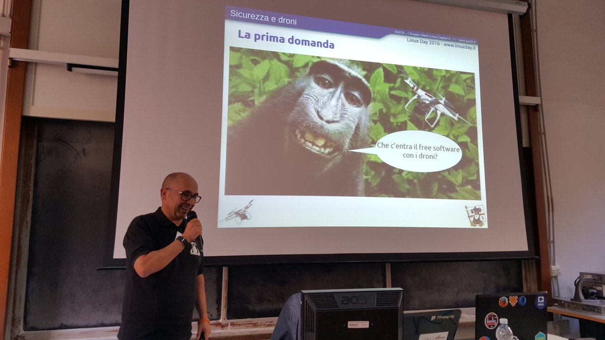 brontolinux's tweet photo. Seen at #LinuxDay2016 in #Cagliari @gbgallus @nuke86 @gulchLUG https://t.co/uxfDDNaUVx