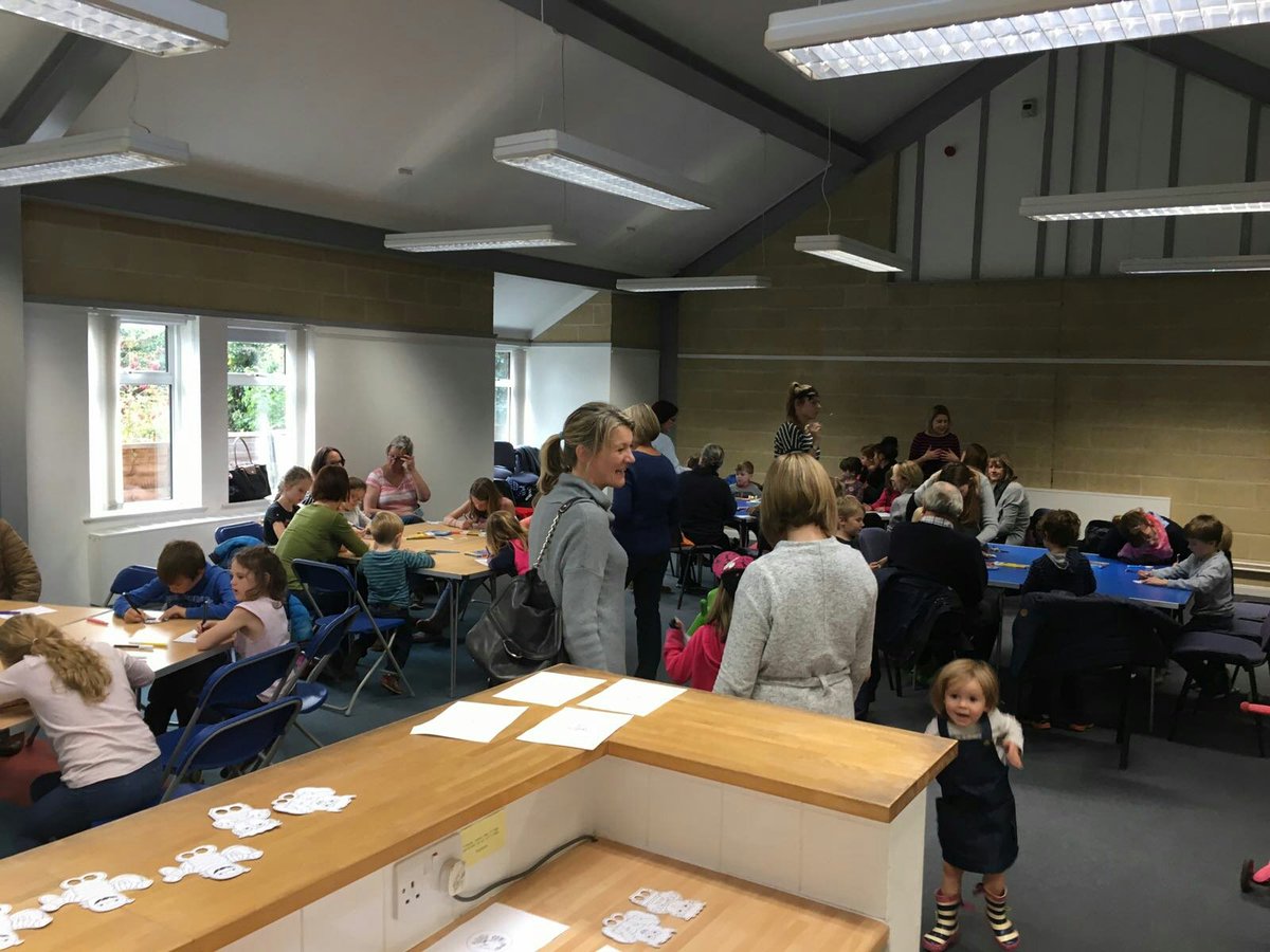 RBWM_Libraries's tweet photo. Wowzers! ๐ฎ Look at #CookhamLibrary absolutely buzzing with activity for today's #OctoberHalfTerm #halloween #crafts! ๐ป๐ this is what we โค https://t.co/8HRurDW5gY