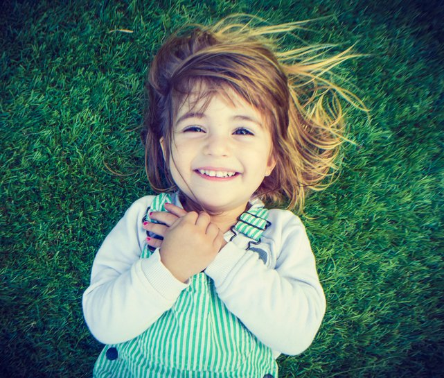 Good_Therapy's tweet photo. Staying present in the face of both joy and sorrow can help us regain wonder and #joy from childhood! https://t.co/2wAfgNdubi #MindfulMonday https://t.co/YLQlSlyCoA