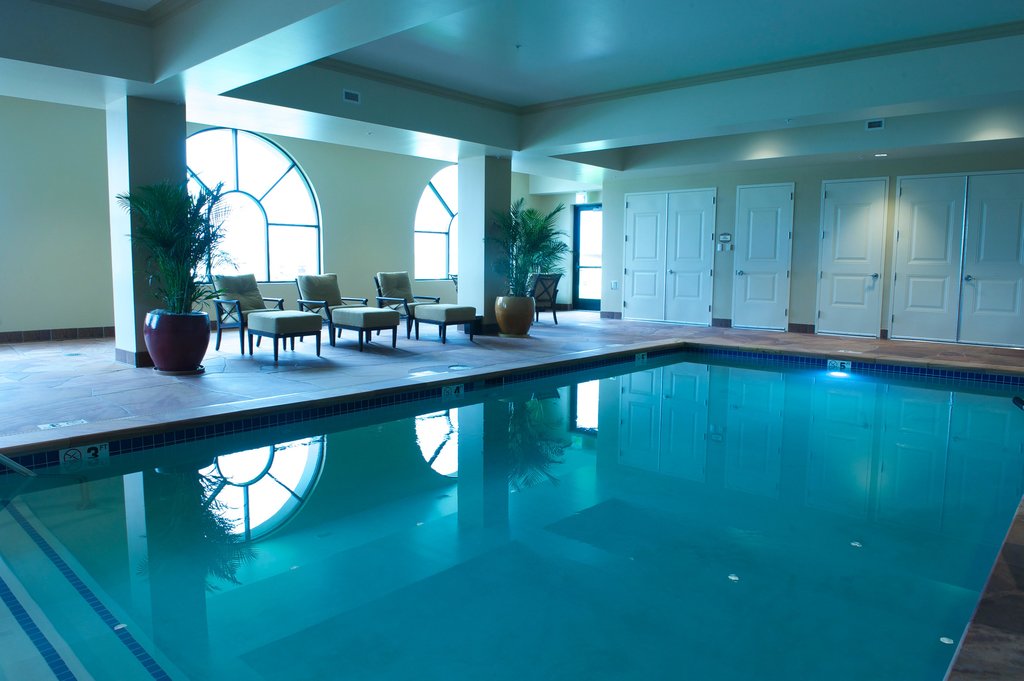 WCSHotels's tweet photo. It might be getting chilly outside, but the water in our salt water pool is always at the perfect temperature! #Woolleys https://t.co/bGvuVBeaFW
