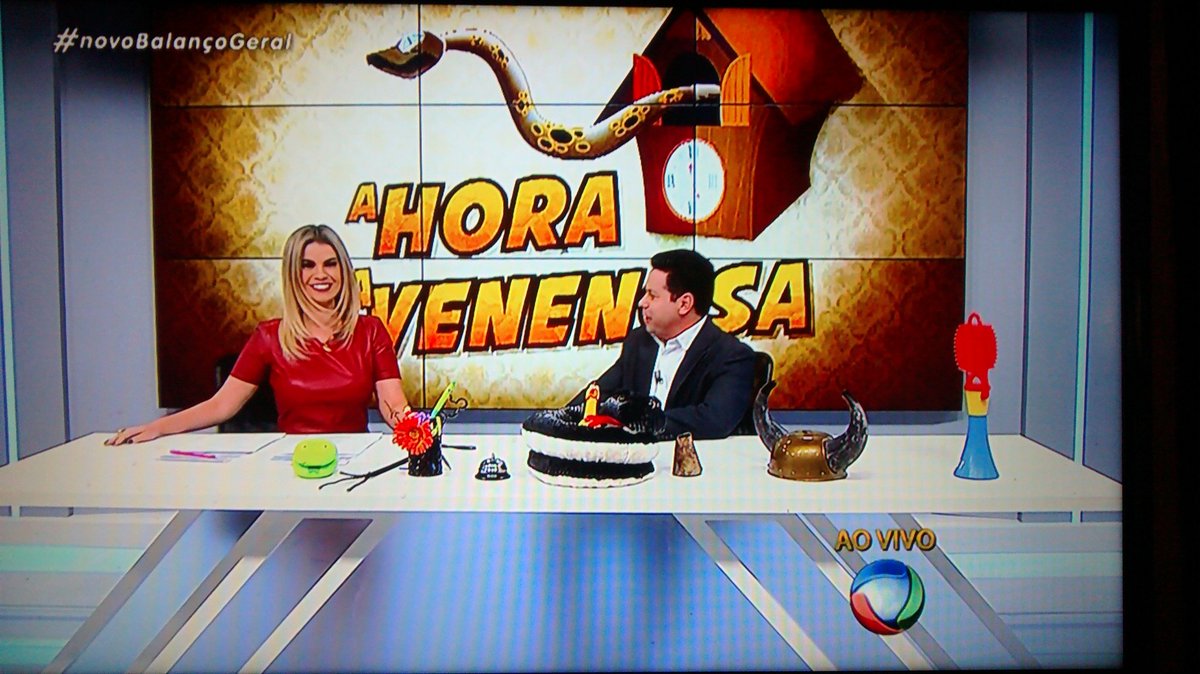 recordbsb2015's tweet photo. Ficou top tbm a nova bancada do #AHoraDaVenenosa com @SabrinnaAlbert 😱😍👏
#NovoBalancoGeral https://t.co/VrkSlK45pw