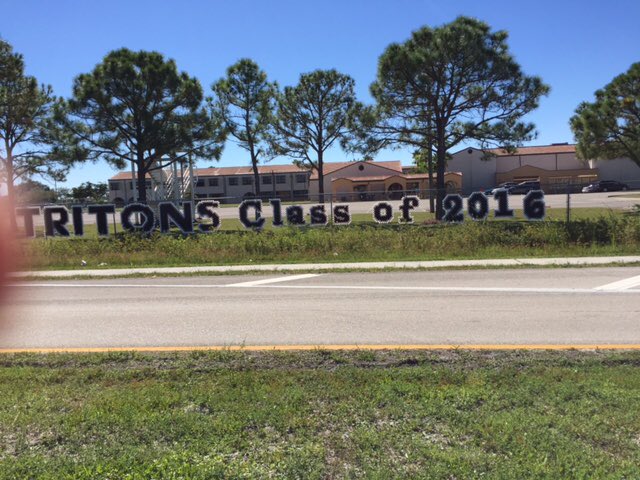 Mariner_2016's tweet photo. Our class' gift to the school is officially complete. 
Special thanks to current NHS &amp; NHHS students for helping put it up. https://t.co/d15kFxrLgE