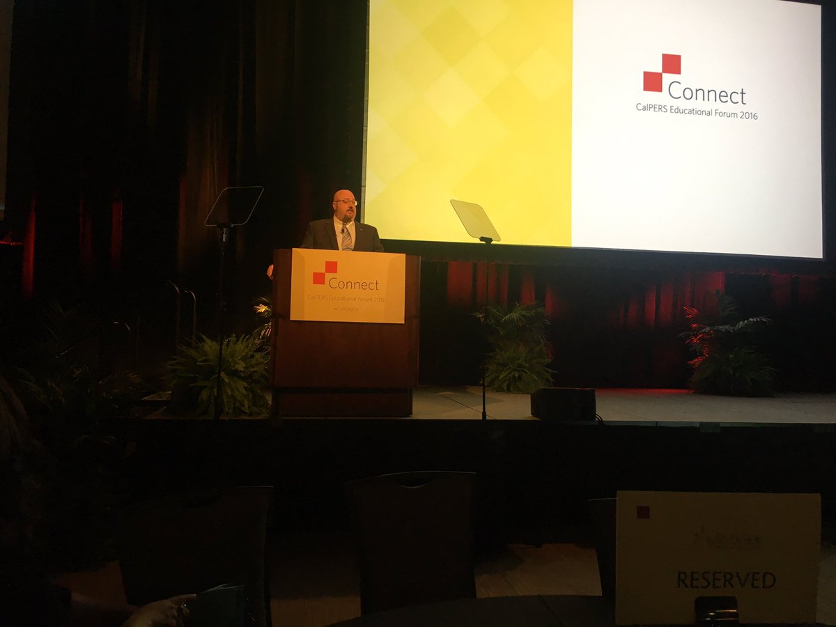 Rob Feckner opening the CALPERS education forum.