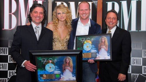 TSAlbumsNews's tweet photo. On this day 10 years ago Taylor Swift released her self-titled debut album, it has sold over 6M copies worldwide! #10YearsOfTaylorSwift https://t.co/vwkfoZsHT7
