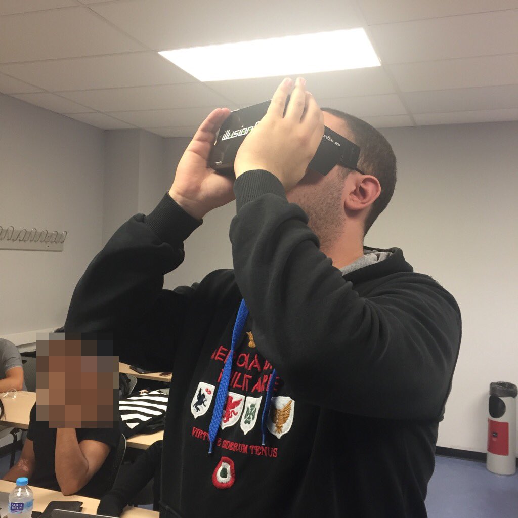 docdiazrod's tweet photo. Dentistry Simulation practice with VR #odontologiauem #innovation #teachingdifferent #simulation @UEuropea @CienciasSaludUE @IllusionBoxVR https://t.co/0n6NAYBtfr