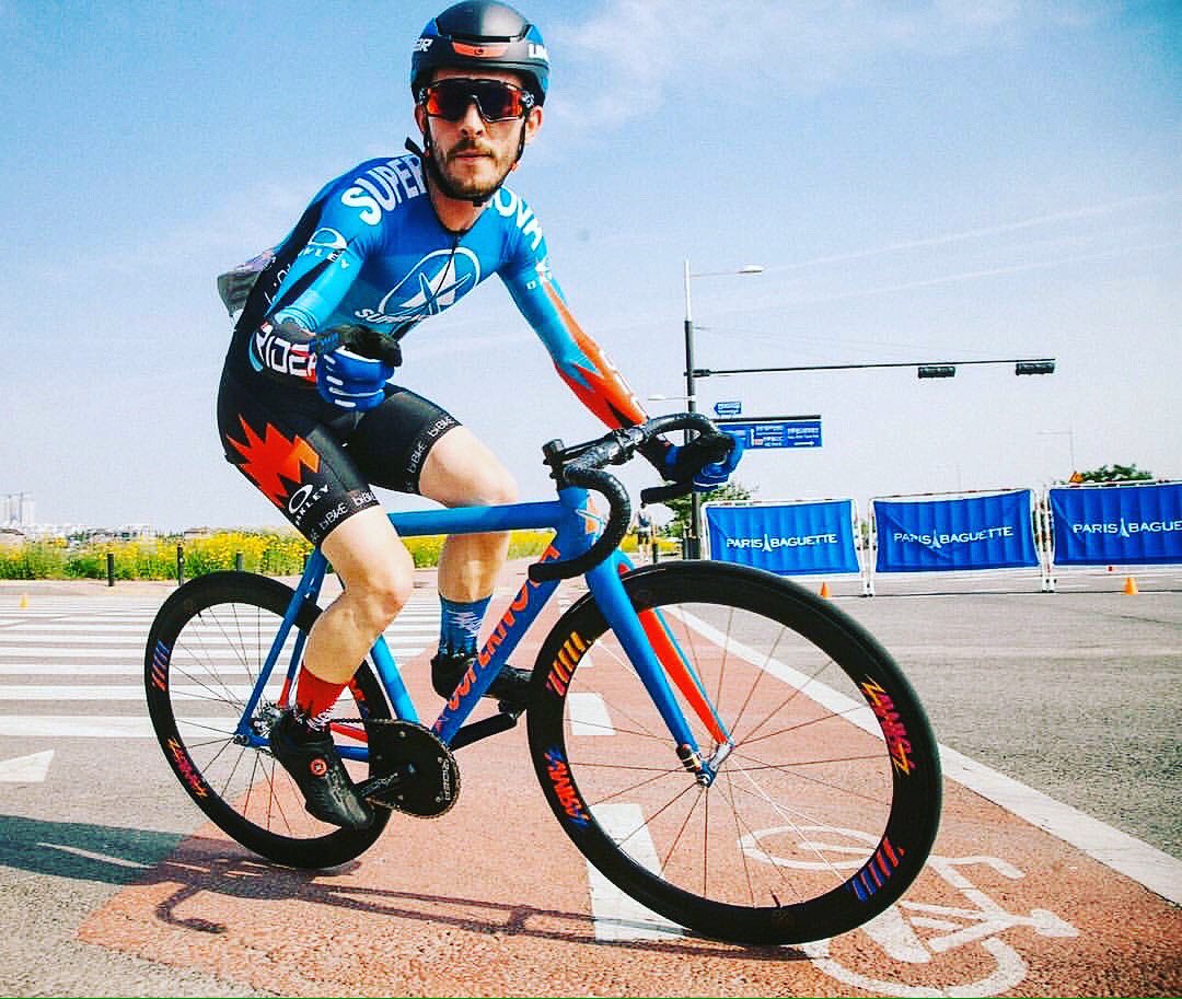 maglianera_c's tweet photo. Crit season is still not over... #KingOfTrack is coming... are you ready? Team @supernovabikes will be in Seoul to the final race of the2016 https://t.co/JqSnwg8vln