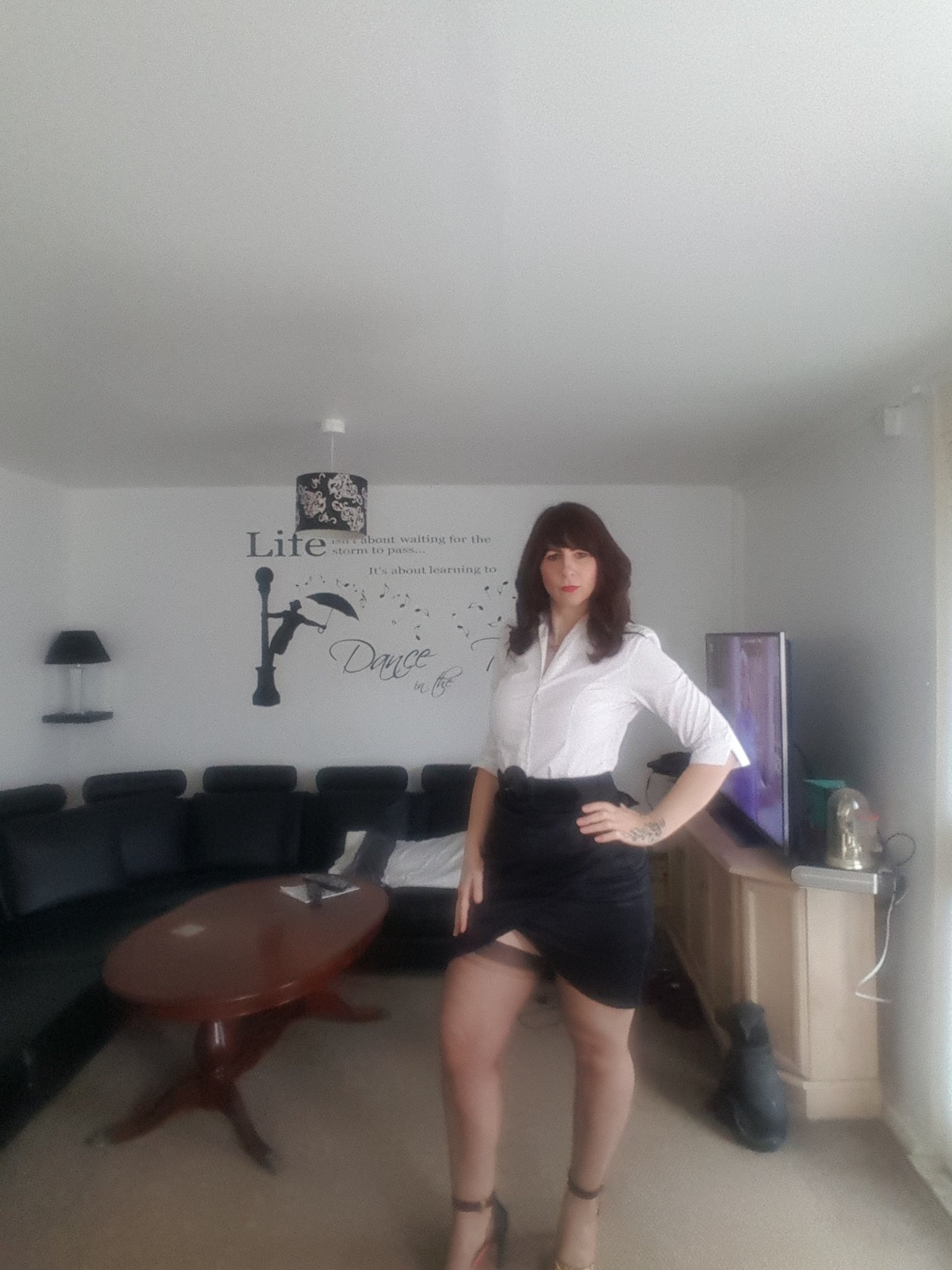 toni lace on X: Just another day at the office! Monday selfie! How are  you my lovelies? Everything hanging ok? 😉 lol..xxx  t.coQpLNuYGT9p  X