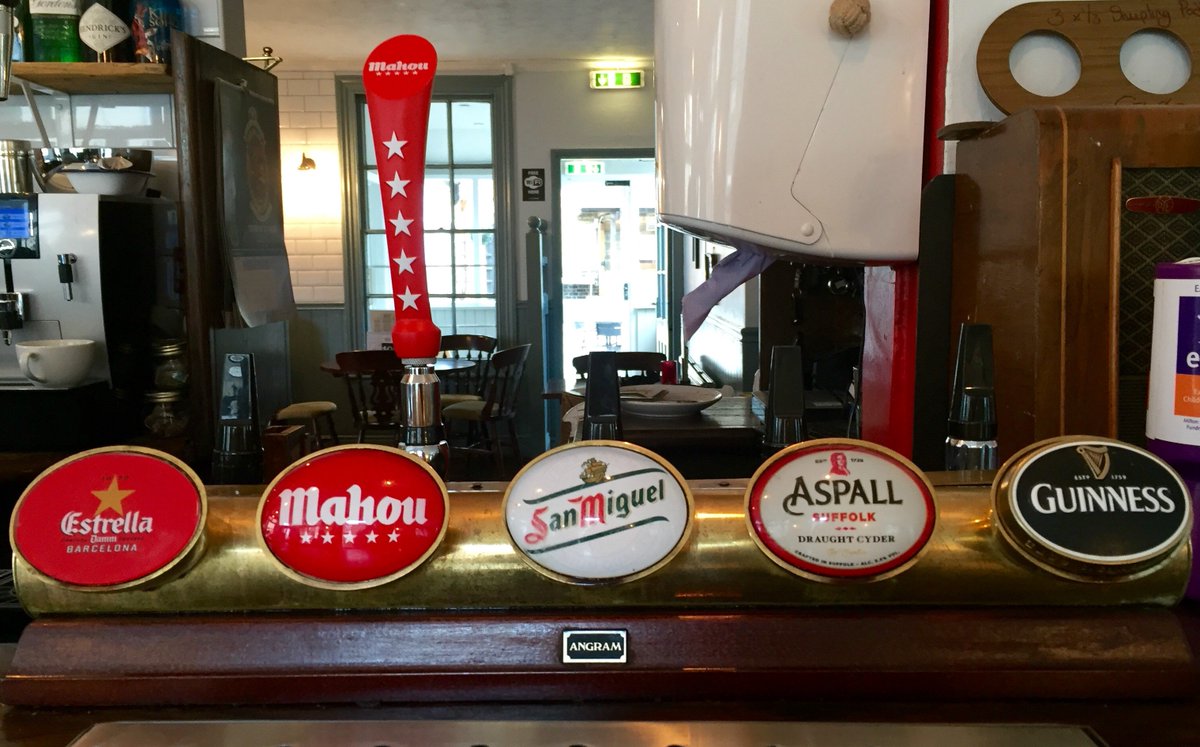 pubLABuk's tweet image. Great example of point of sale visual #marketing by Mahou #beer! #design #packaging #MondayMotivation