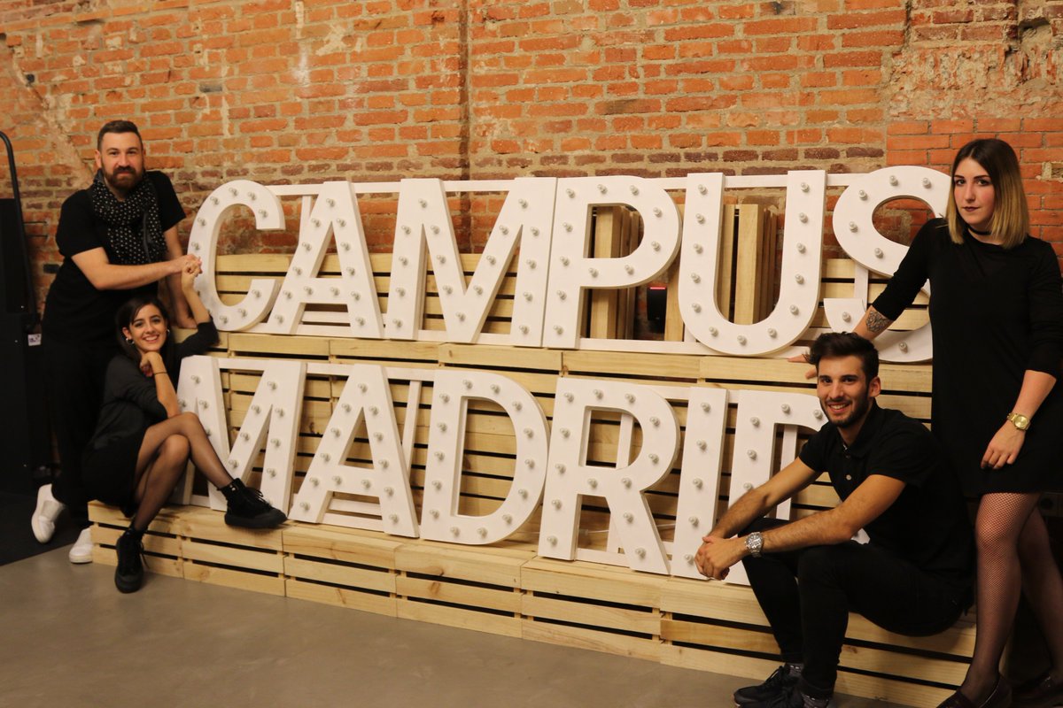 udit_es's tweet photo. Los alumnos de #DiseñodeModa han arrasado en el #FWLABMAD16 72 h non stop para convertir una idea de negocio en una #Fashionstartup! https://t.co/9OrePE0rgV