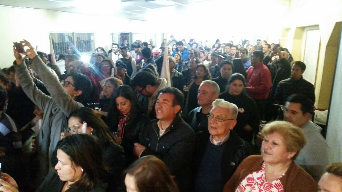 secheverriag's tweet photo. Celebrando anoche junto a vecinos y amigos el triunfo de esta campaña que es fruto del esfuerzo de todas y todos https://t.co/he0L9IYuJV