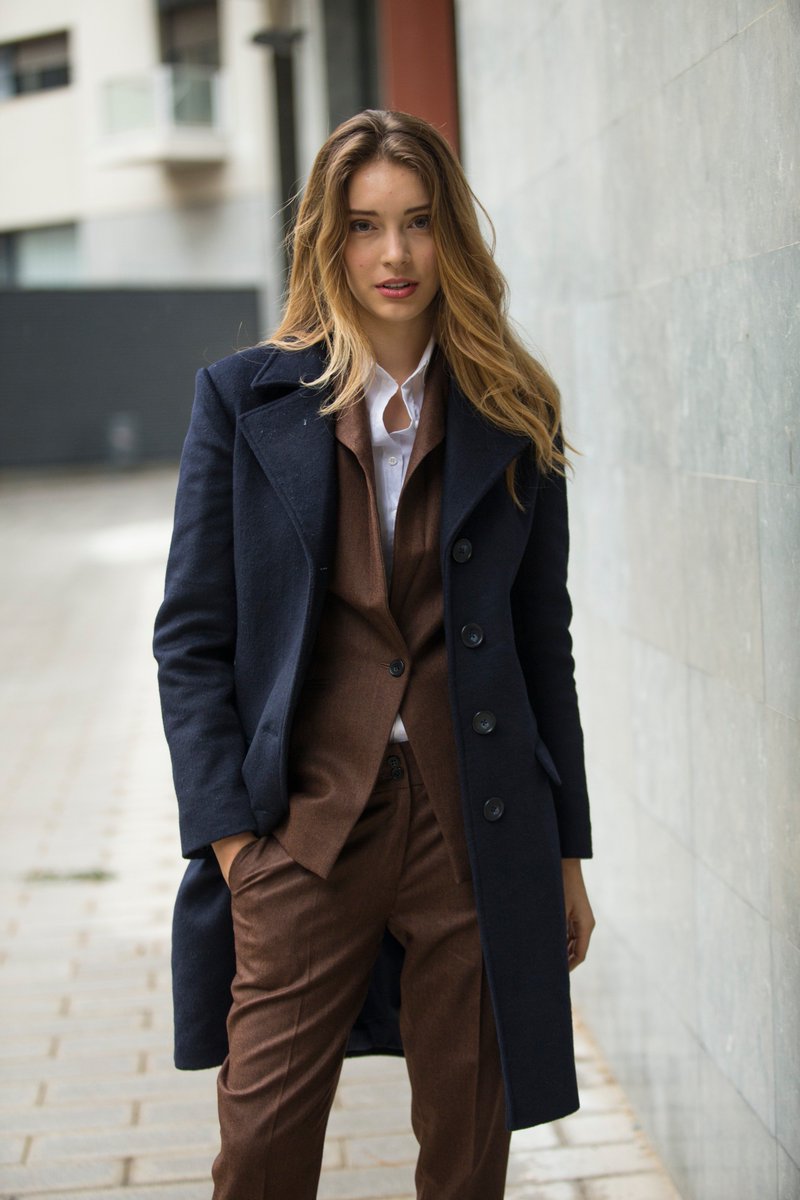 sumissura's tweet photo. NEW blog post "How to style your coat" --> https://t.co/hgLJI5JQwV #fall #autumnwear #coats #cashmerecoat #madetomeasure #ootd #customcoat https://t.co/sCV0k70kNT