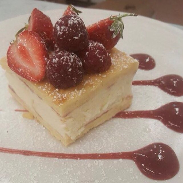 RateUsonline's tweet photo. #FeaturedserviceoftheWeek @blackhorseKT2 #quality #pub #Kingston #f4f #birthday #bar #food #christmas #venue #eat https://t.co/fmOgGxrs1G