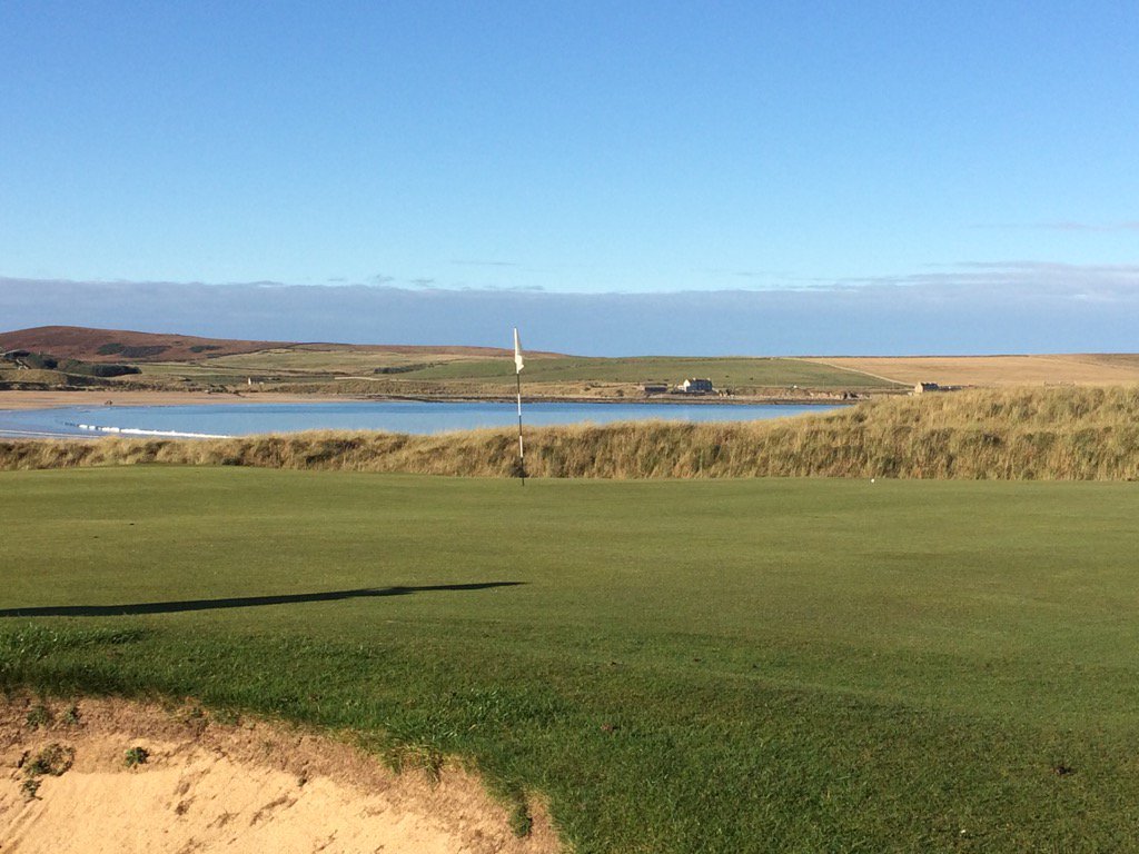 3JabMonkey's tweet photo. @ScottishGolf Long shadows and high hopes @Reaygolf in October #NC500 https://t.co/6pd6GS0TiQ