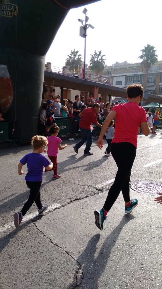 AytoSantomera's tweet photo. La carrera popular de este fin de semana. Todo un éxito donde disfrutaron desde los más pequeños hasta los más mayores. https://t.co/RRELsmlyC5