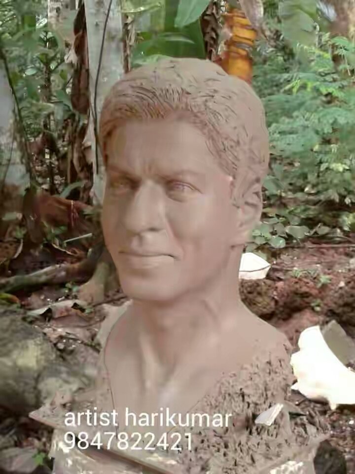 Subinbs50's tweet photo. @iamsrk how is this clay model made by an immensely talented artist? Rt if u liked it 😍😍 https://t.co/CclXaUJwty