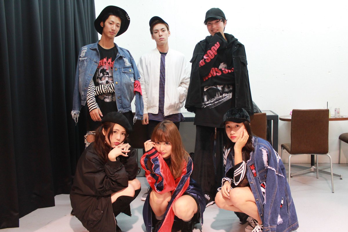 Street Collection A Twitter 先日は大阪ストリートコレクションに 多数来場いただきましてありがとうございました これからもファッションを楽しむをテーマに 大阪のストリートファッションを発信して行きたいと思います 出演モデル 衣装協賛企業様 ヘアサロン様