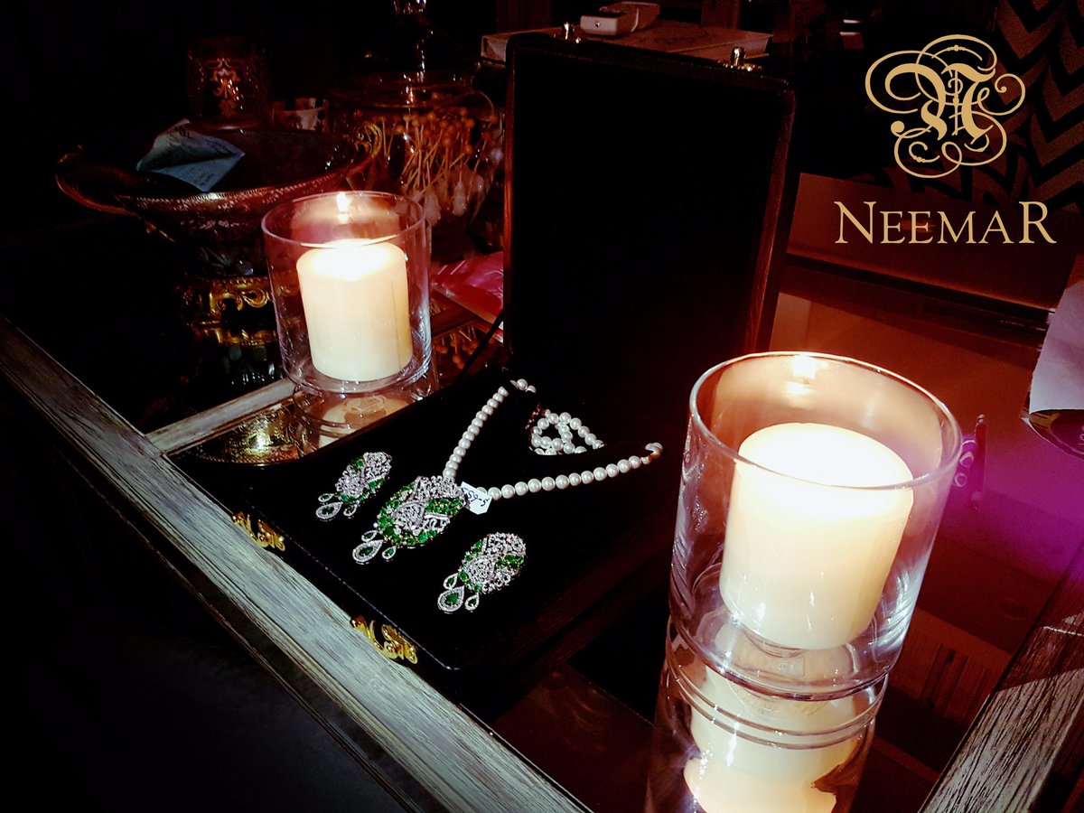 Neemar's Beautiful Necklace and Earrings Set
Website: neemarjewels.com
#neemar #jewellry #diamonds #necklace #Pakistan #Fashion
