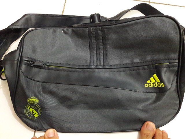 KaosViralDotCom's tweet photo. #WL8
Bag Adidas Real Madrid
Used - VGC
OB 10k
Bid kelipatan 10k https://t.co/pR767AJqnG