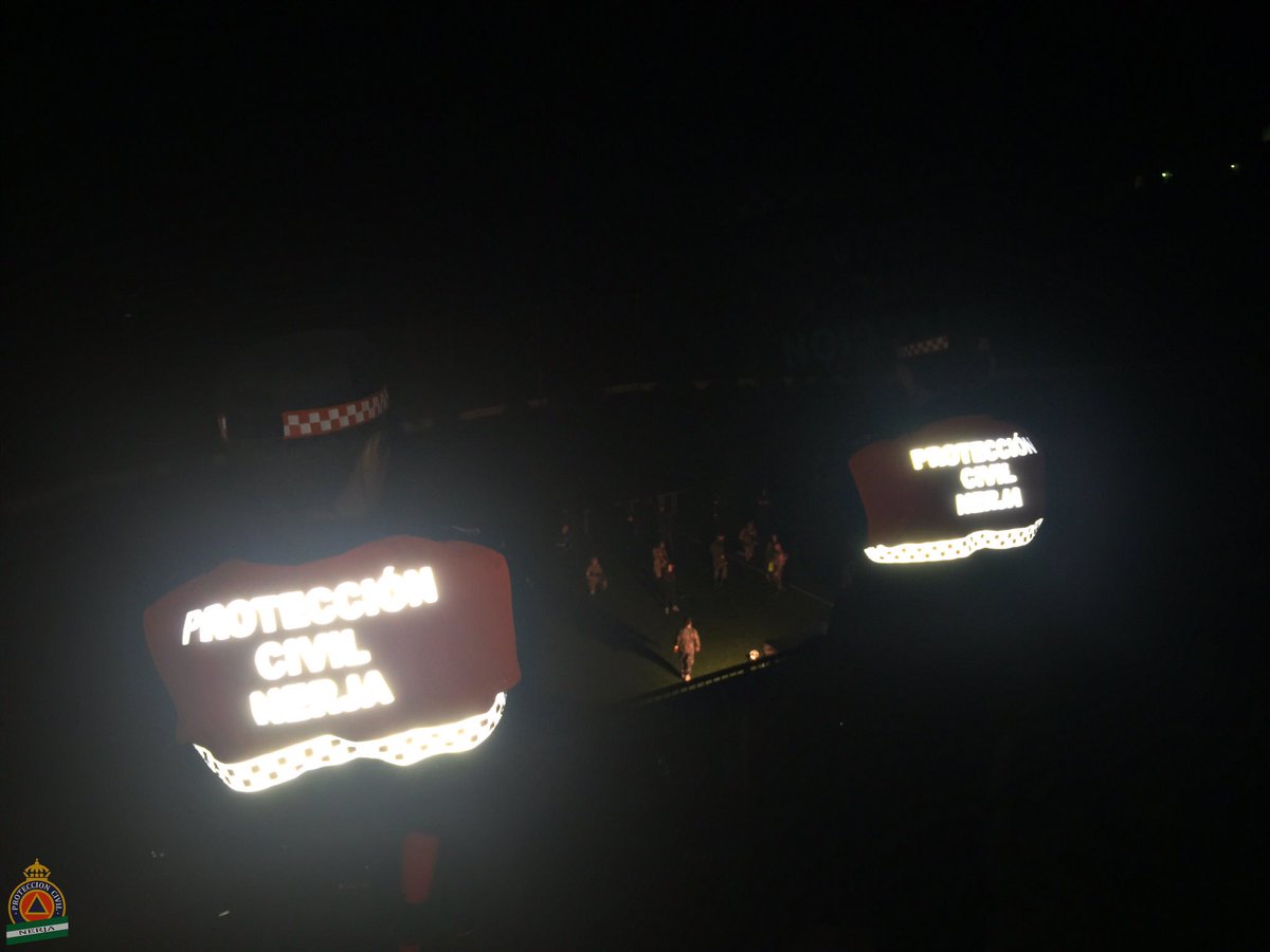PC_Nerja's tweet photo. La noche del 22 al 23 hemos estado cubriendo la @SurvivalZombie organizada en Frigiliana.
Varias asistencias sanitarias, la mayoría leves. https://t.co/qNQyrAAt9T