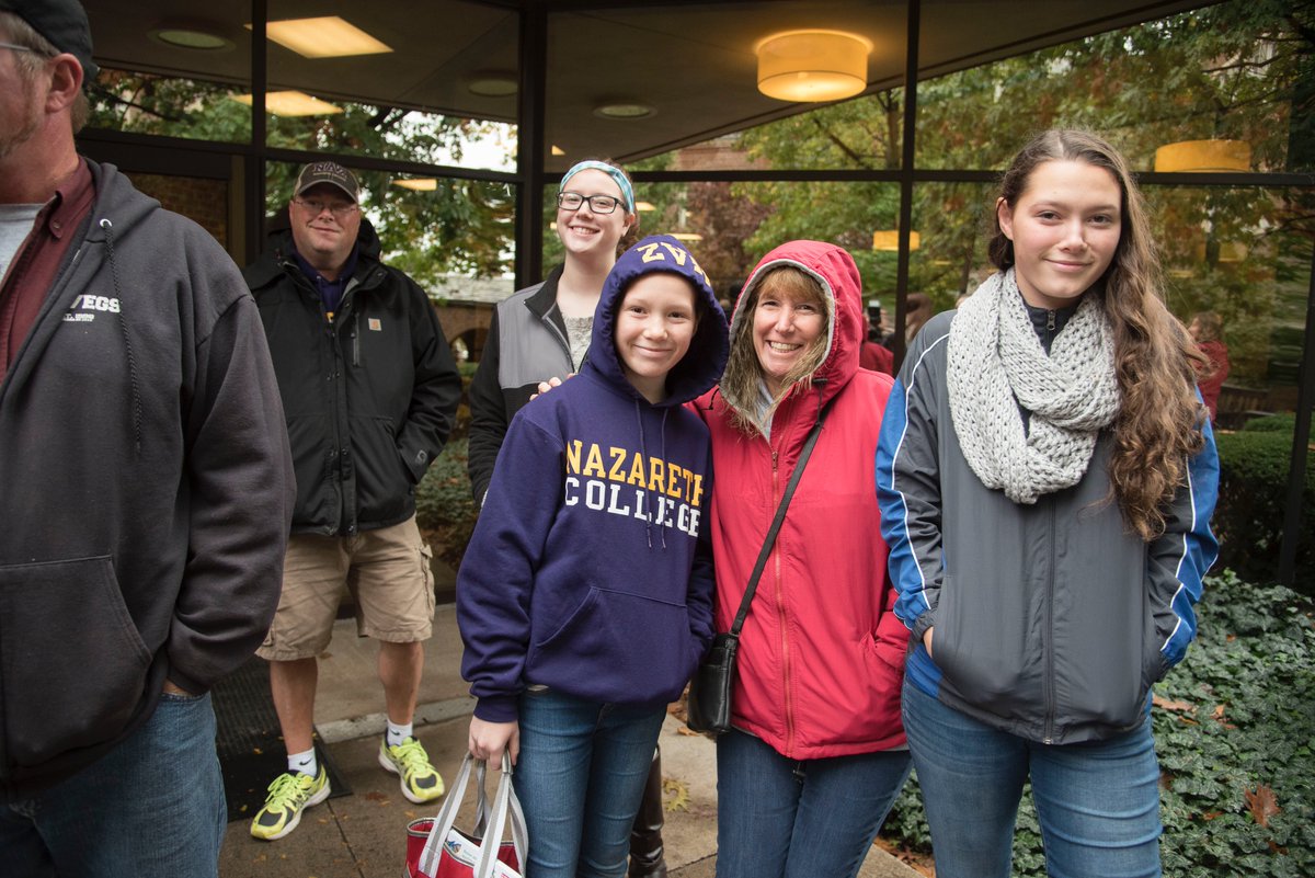 Nazuniversity's tweet photo. Family Weekend 2016 was a blast! The best part? Time spent with Flyer friends, relatives and family members. #VisitNaz #AlwaysFlyin https://t.co/sgAoeBOP6n