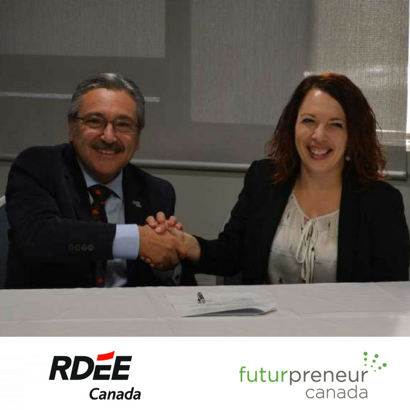 RDEECanada's tweet photo. Ravi de renouveler notre entente avec @Futurpreneur pour les #jeunes #entrepreneurs #CDE_RVA #SPME2016 INFO https://t.co/ZMw5nmQODN https://t.co/CKWs2blIXN
