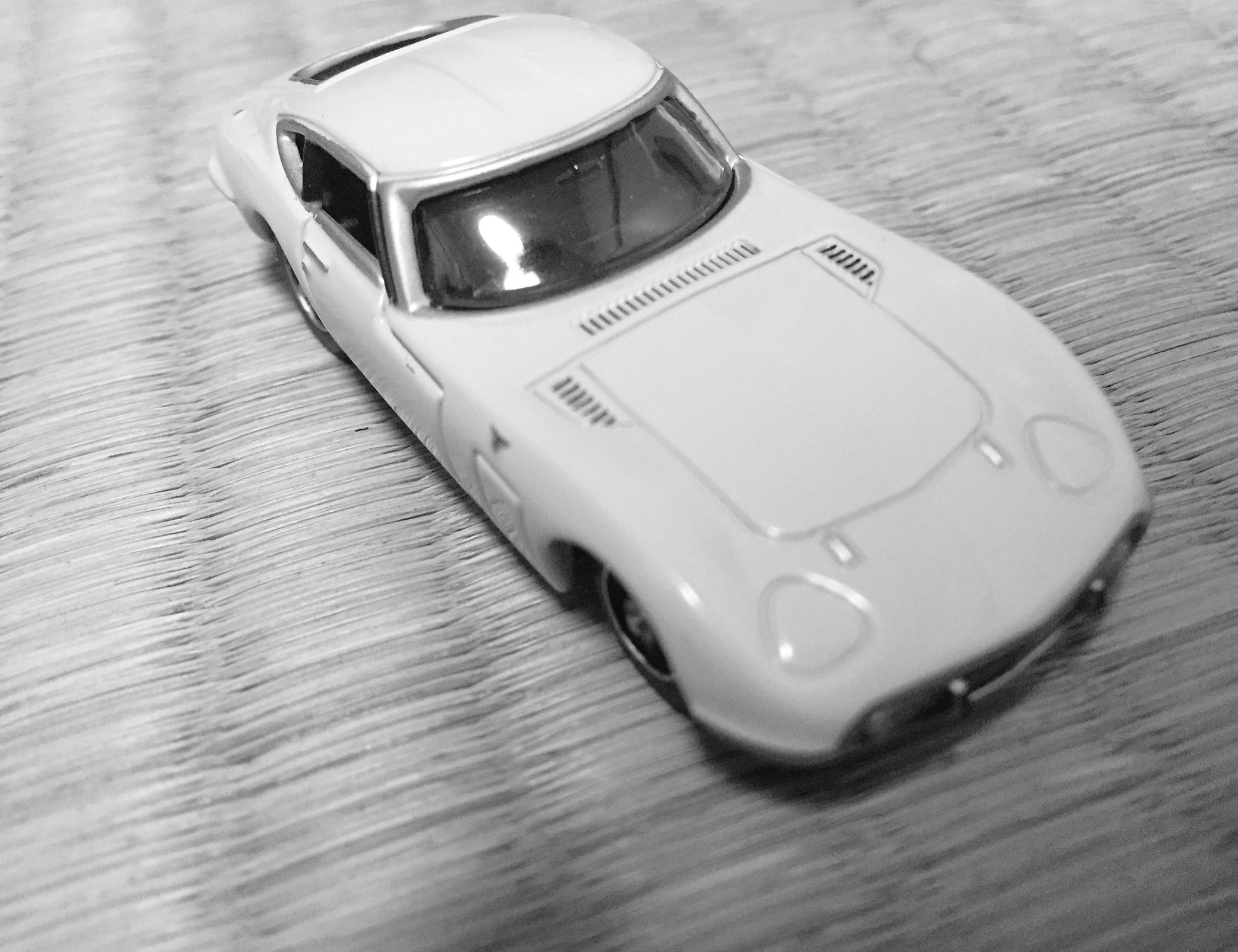 Highway1990s トミカ トヨタ00gtはいいぞ 150馬力最高時速約215kmを60年代の国産車として最高峰の実力 クレヨンしんちゃん 嵐を呼ぶモーレツオトナ帝国の逆襲ではケンの愛車として登場しました 私はしんちゃんで初めて知りました 笑 個人的に世の中