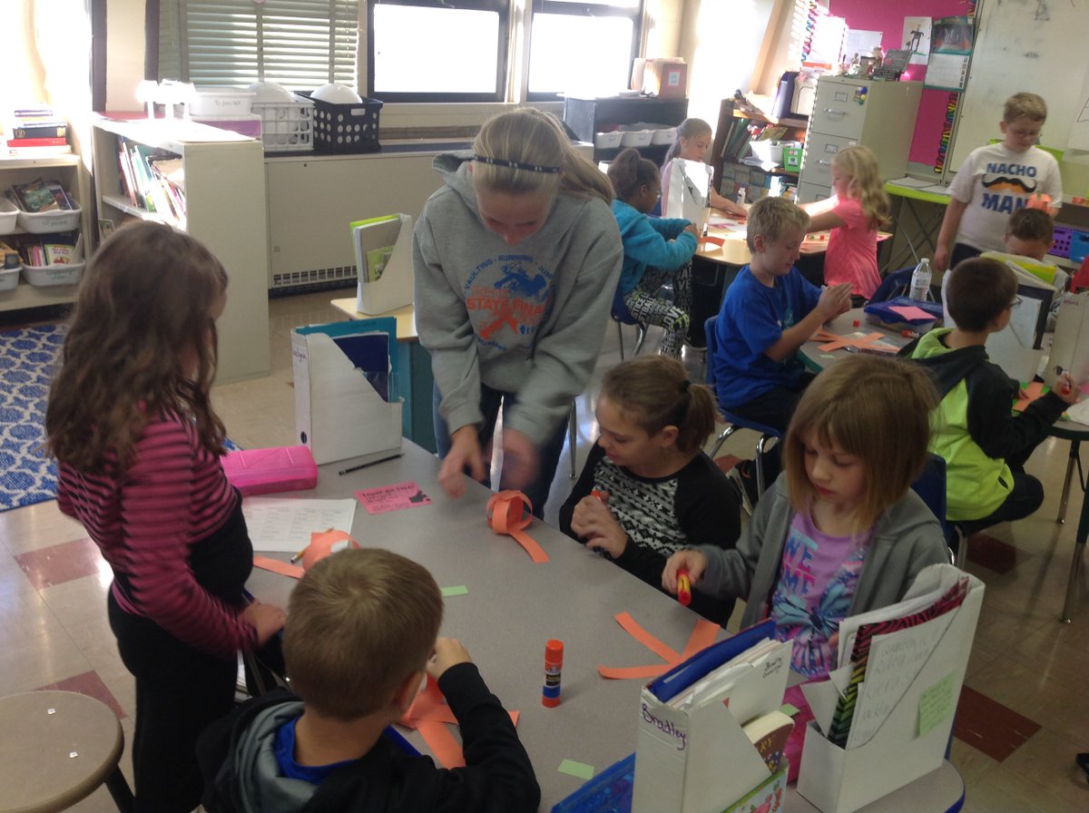 mageethird's tweet image. Pumpkins with our FFA students! #MWESpride @KHSBlueBullets