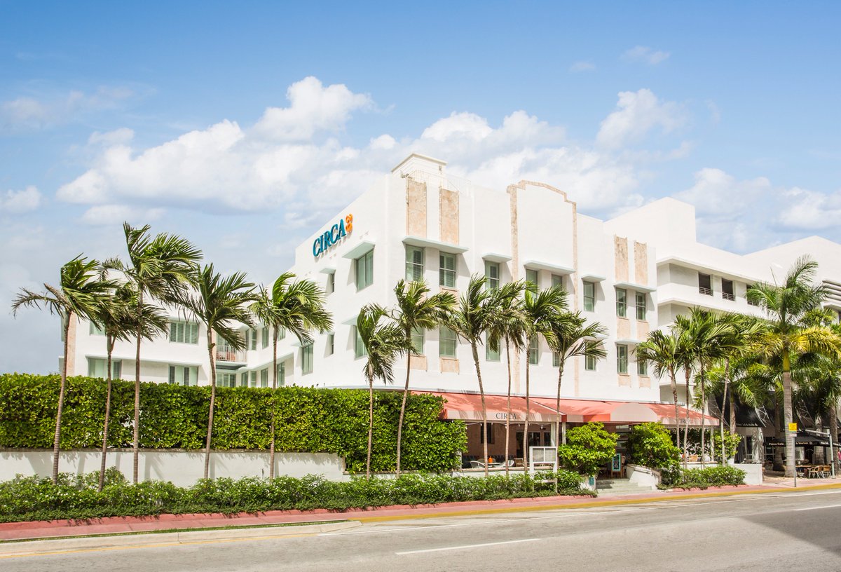 palmshotelmiami's tweet photo. Good morning from #MiamiBeach! Excited 2 explore #BeyondCirca39 w/ @nicolepensiero @SoCalLuxTravel @MarlaCimini @CarryOnTravels @k_rellihan! https://t.co/143bhK3hOh
