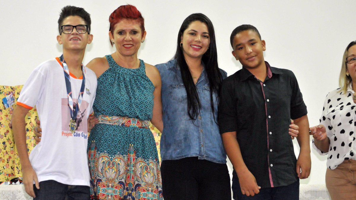 EducacaoPalmas's tweet photo. A 3ª edição da #FECIT2016 foi sucesso! 👏👏 Confira os alunos vencedores dessa edição 😉 https://t.co/ahBKlb7h81 https://t.co/ROHWsWZCWa