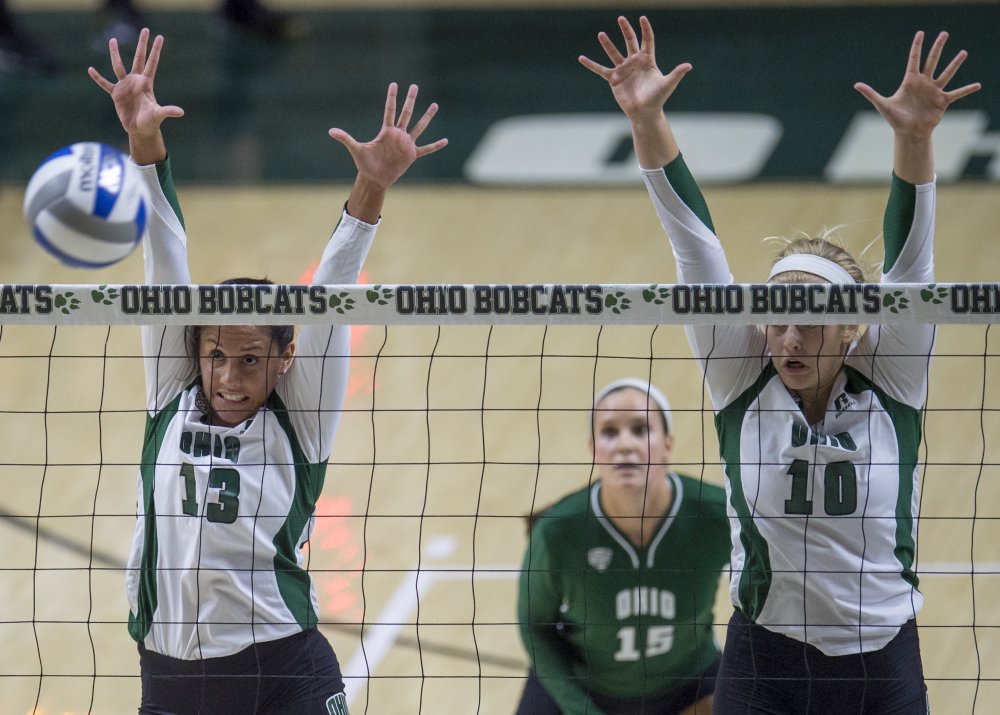 ThePostSports's tweet photo. #OhioVB: A strong defensive performance from the Bobcats propelled them to a sweep over Western Michigan. https://t.co/26s6HUGp1B https://t.co/288e9rfVAH