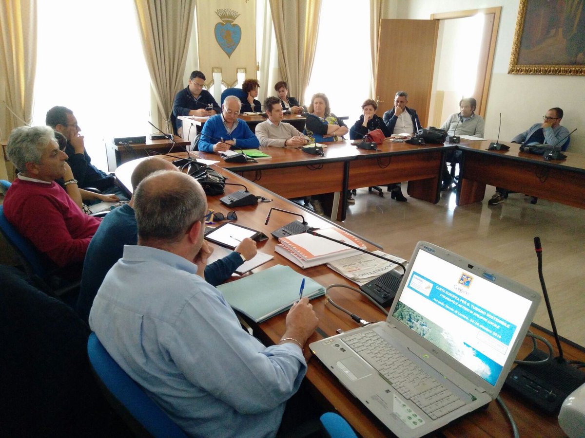 ParcoGargano's tweet photo. Il #Parco verso la Carta Europea del Turismo Sostenibile. In tanti a #Vieste per il secondo tavolo di lavoro. @stepecorella @Federparchi https://t.co/9H3ew2QsDN