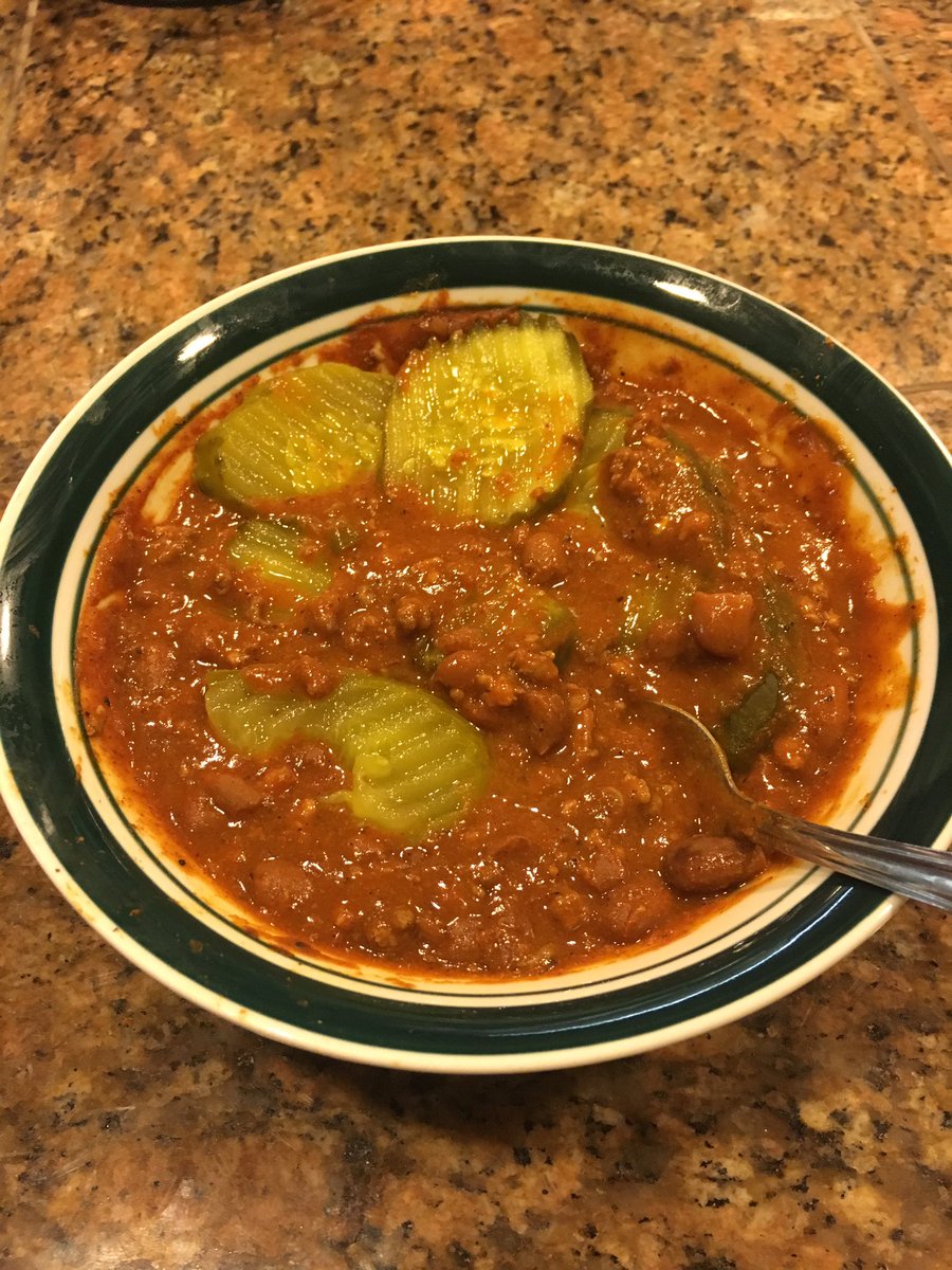 motigs's tweet photo. @kandc1053 the way to eat chili!! #withpickles #Salute https://t.co/Hozh3ahfrt