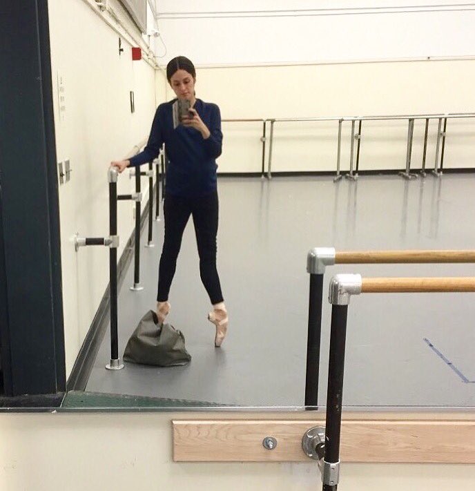 LeniPenn's tweet photo. Soon to be mama @ABTBallet ballerina #melaniehamrick using her LPTote diaper bag a ballet bag! #lenipenn #everythingtote #ballerina #momtobe https://t.co/zlici8cNiL